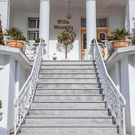 Villa Granitz, Ostseebad Sellin, Insel Ruegen, Muschelsucher ゼリン