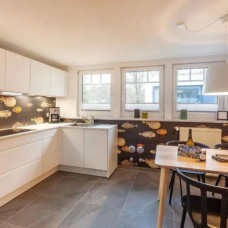 Villa Granitz, Ostseebad Sellin, Insel Ruegen, Muschelsucher ゼリン